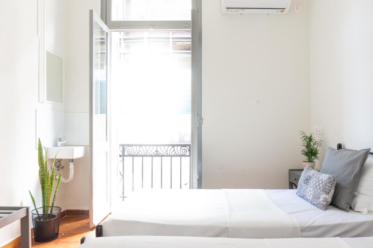 אתונה Dioskouros Hostel מראה חיצוני תמונה